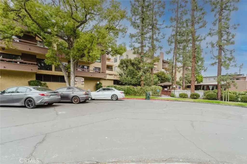 444 Piedmont Avenue 129, Glendale