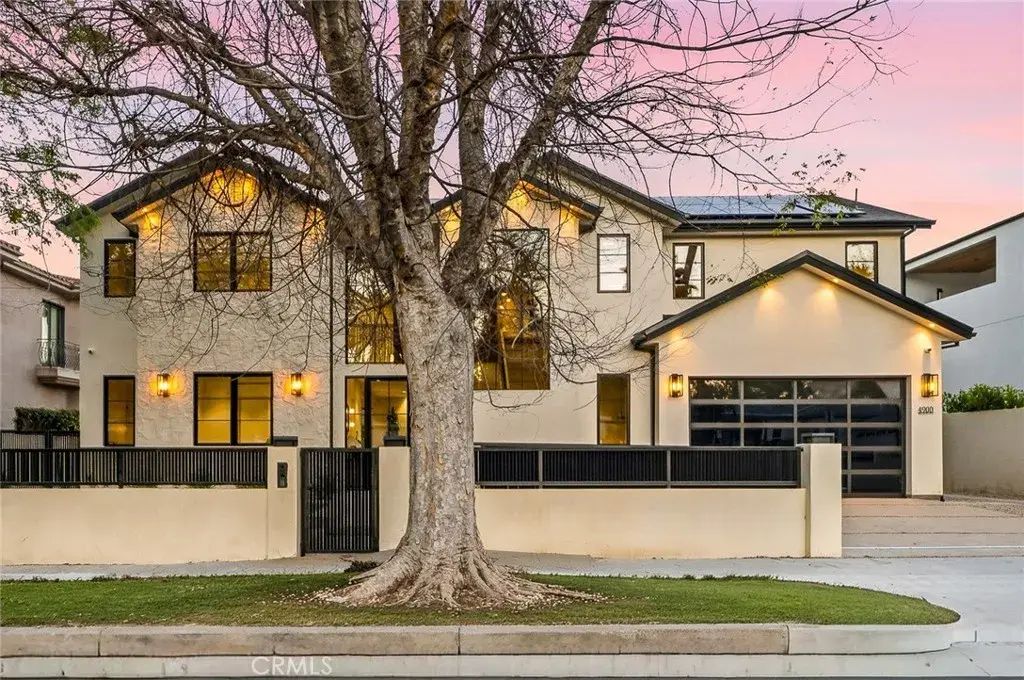 4900 Valjean, Encino