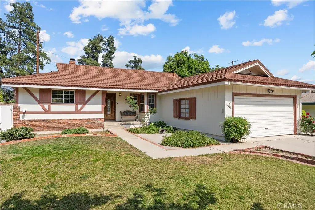 11600 De Celis Pl, Granada Hills
