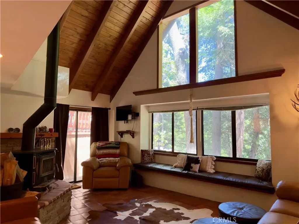 777 Ivy Lane, Lake Arrowhead