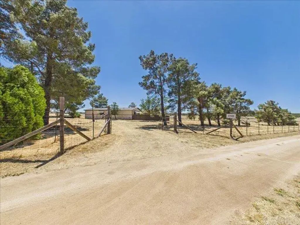 37589 Montezuma Valley Rd, Ranchita