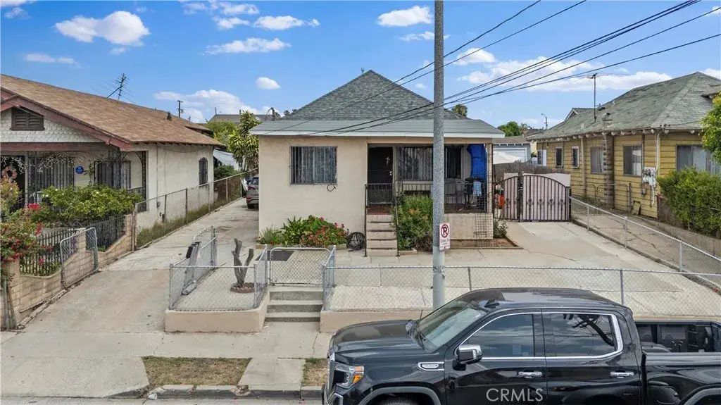 3065 E 6th, Los Angeles
