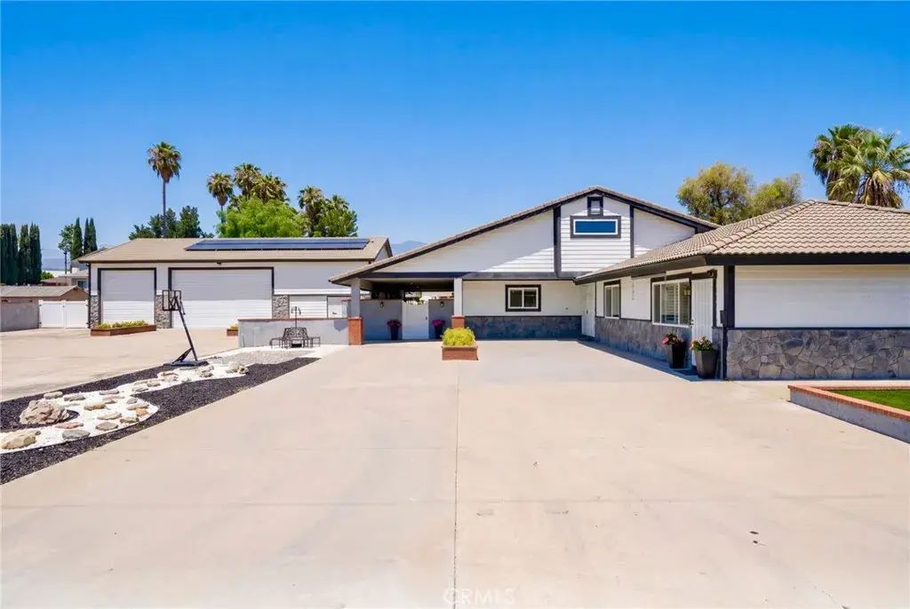 3742 Pilgrims Way, Chino