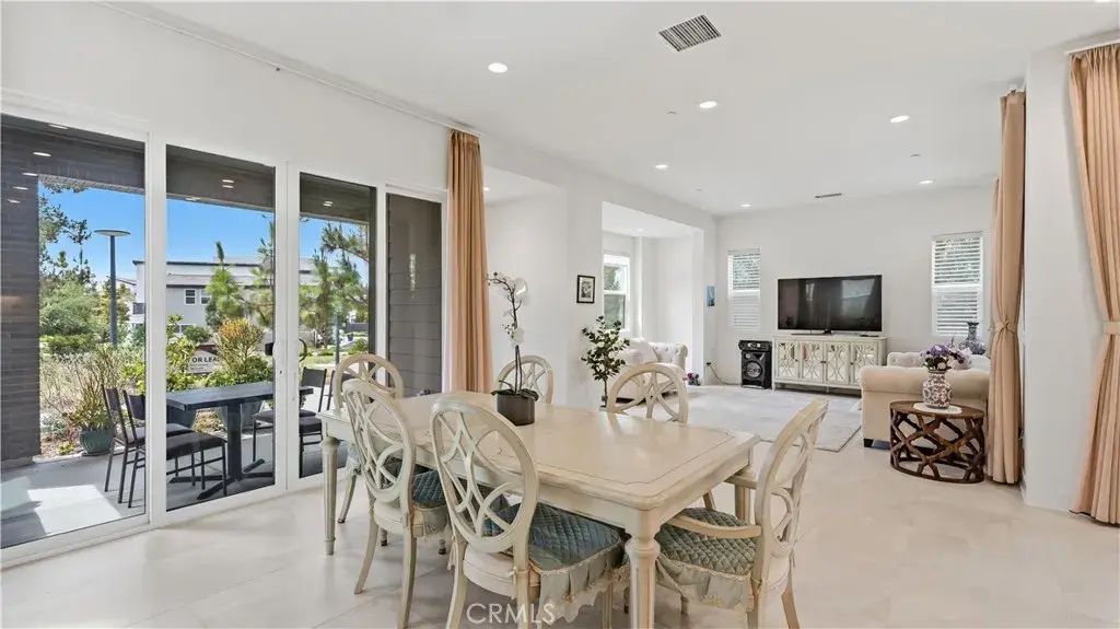104 Chant, Irvine