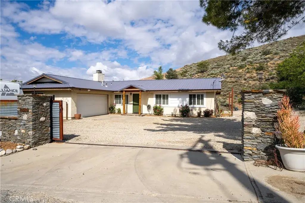 40002 97th West, Leona Valley