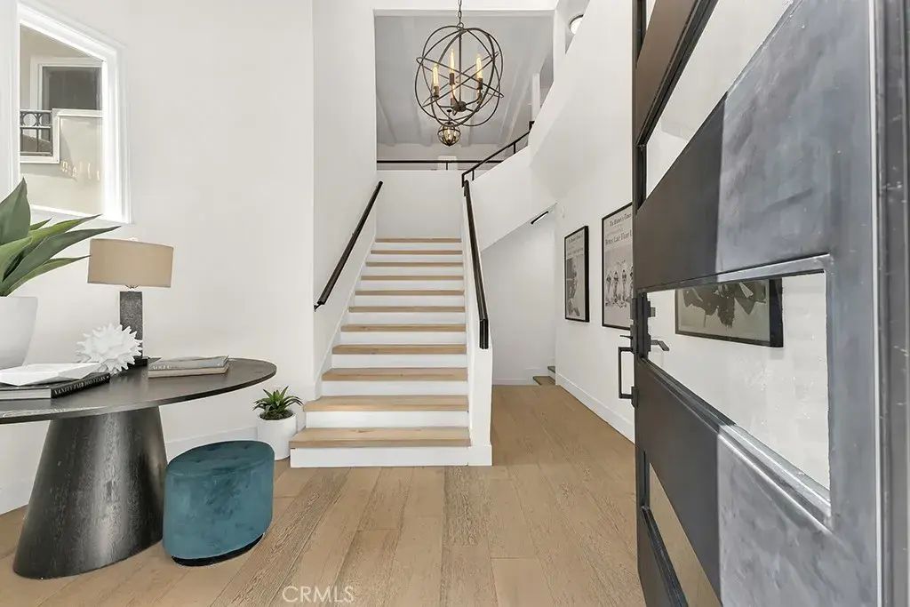 4148 Sunswept Drive, Studio City