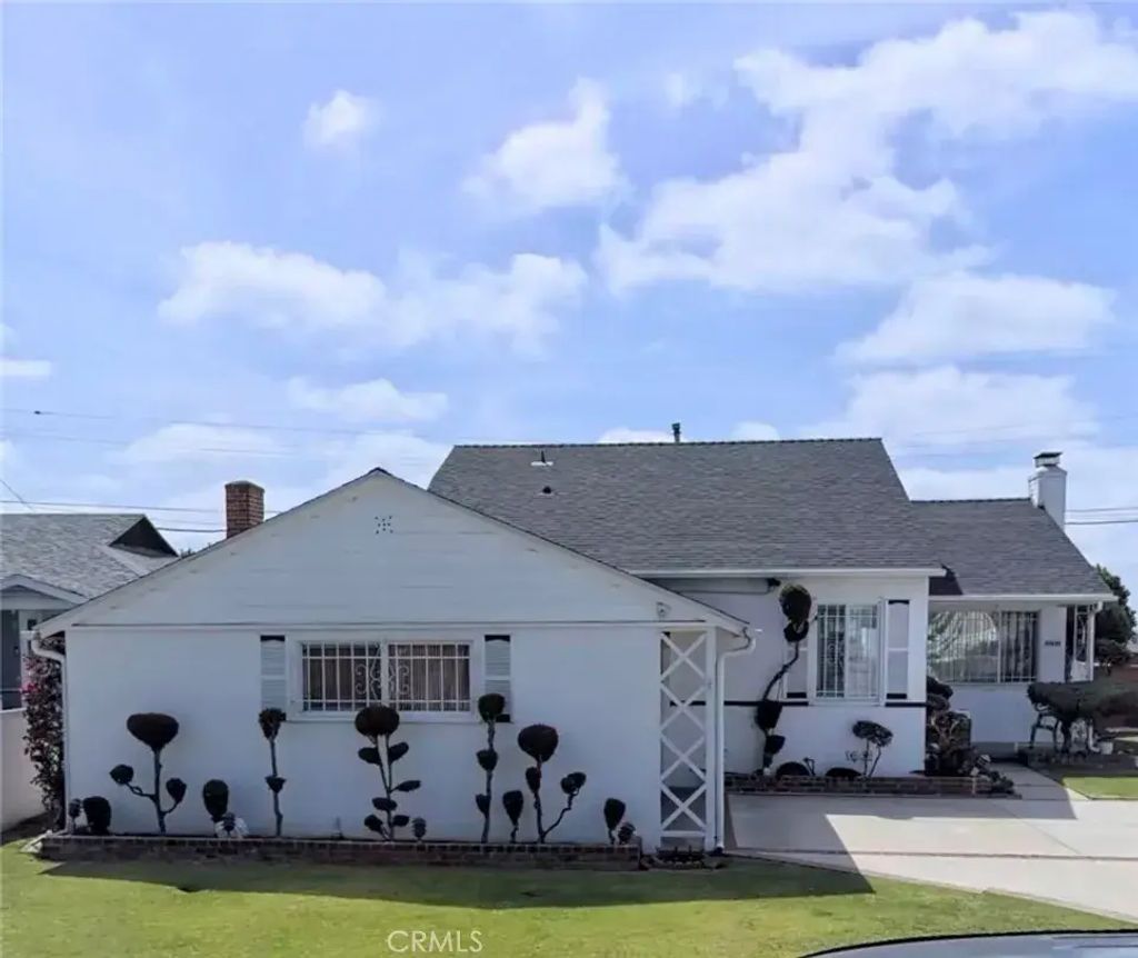 11631 Tarron, Hawthorne