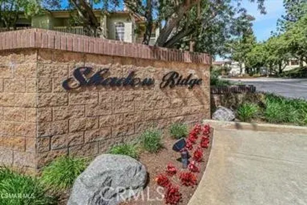 5744 Oak Bend 303, Oak Park