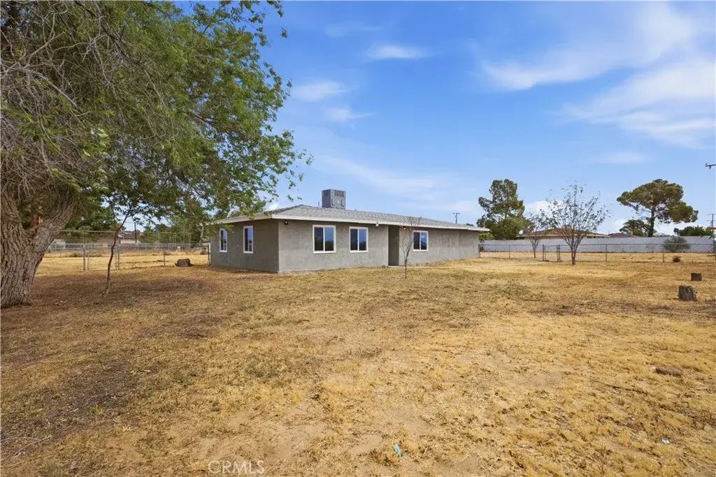 16657 Foothill Avenue, Edwards
