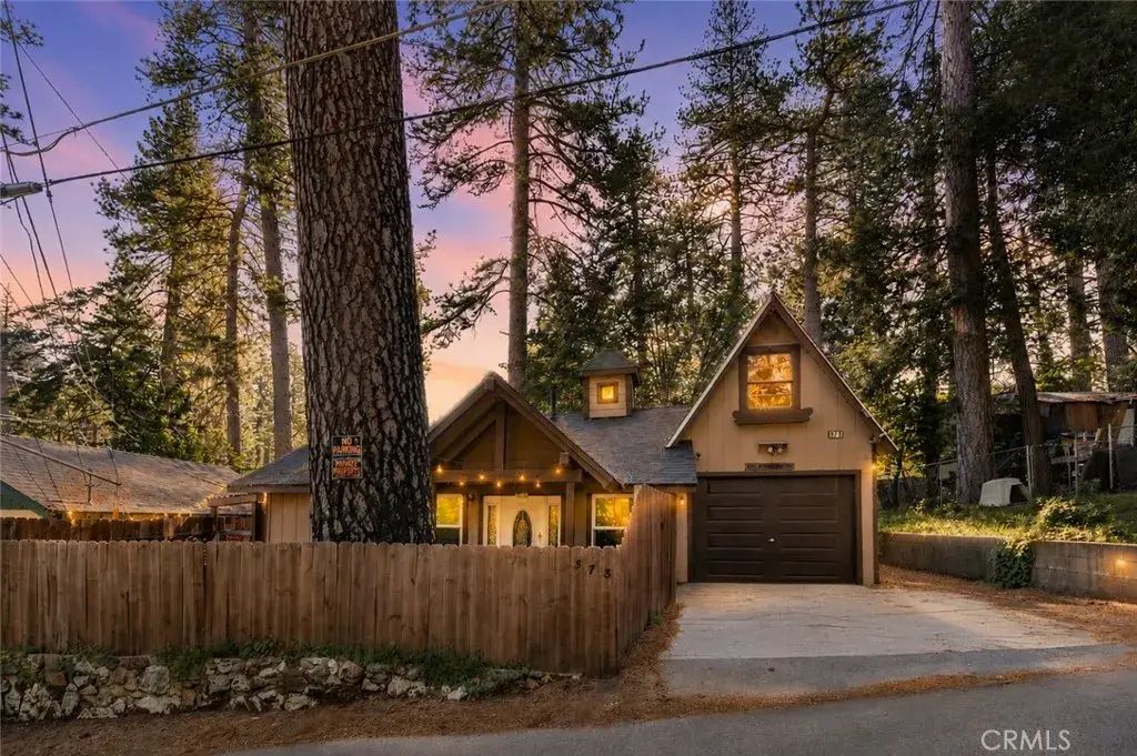 373 Redwood Lane, Crestline