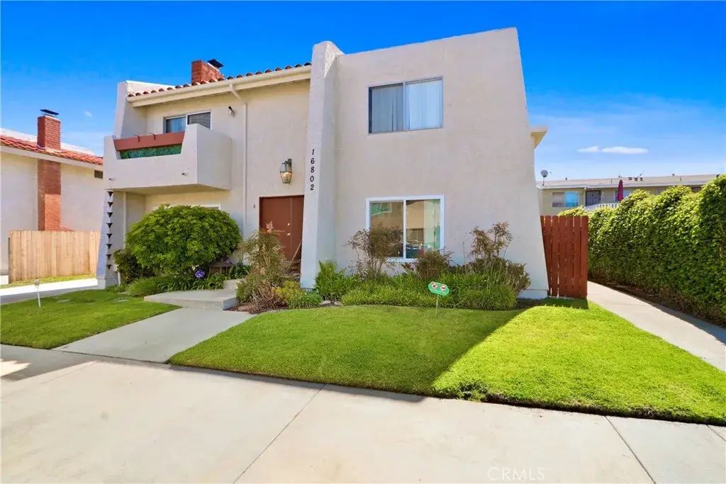 16802 Hoskins Lane, Huntington Beach