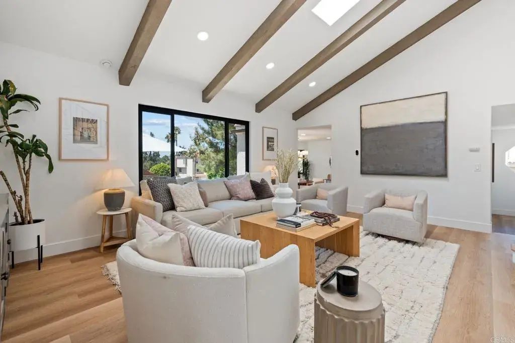 6801 El Fuerte Street, Carlsbad