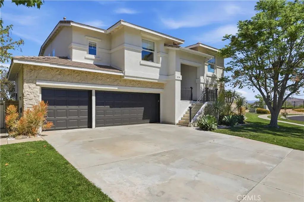 4241 Stonebriar, Corona
