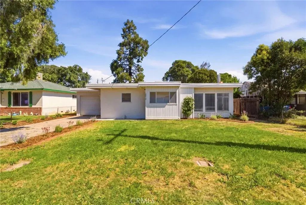 2619 Myrtle Street, Live Oak