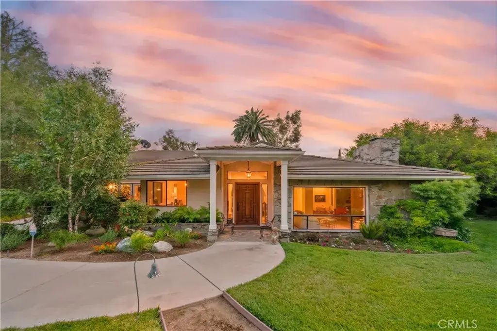 19817 E Golden Bough, Covina