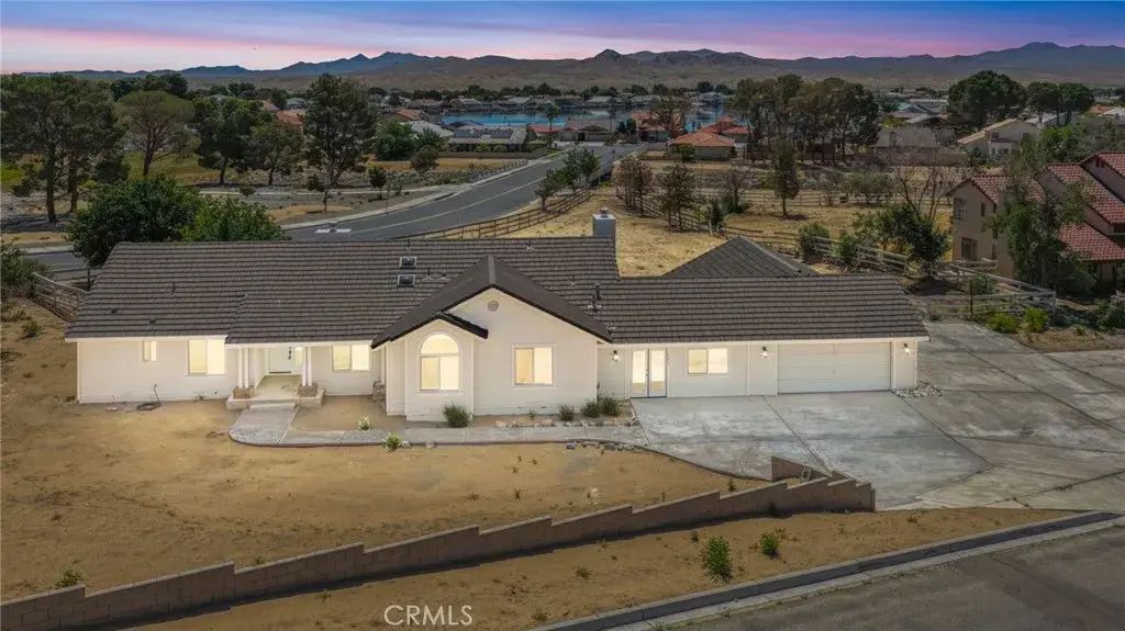 27679 River Rock, Helendale