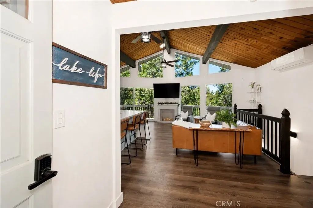 24601 Geneva Drive, Crestline