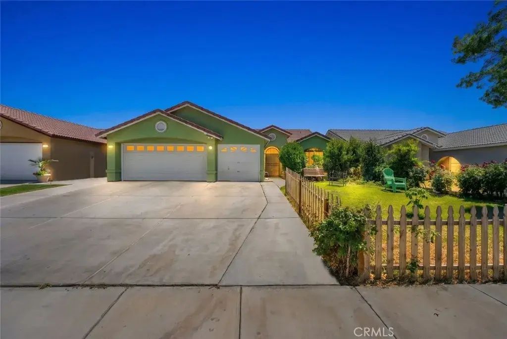 2901 Flint Hills Drive, Bakersfield