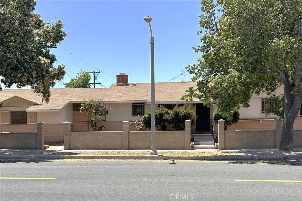 1020 W 10th Street, Corona