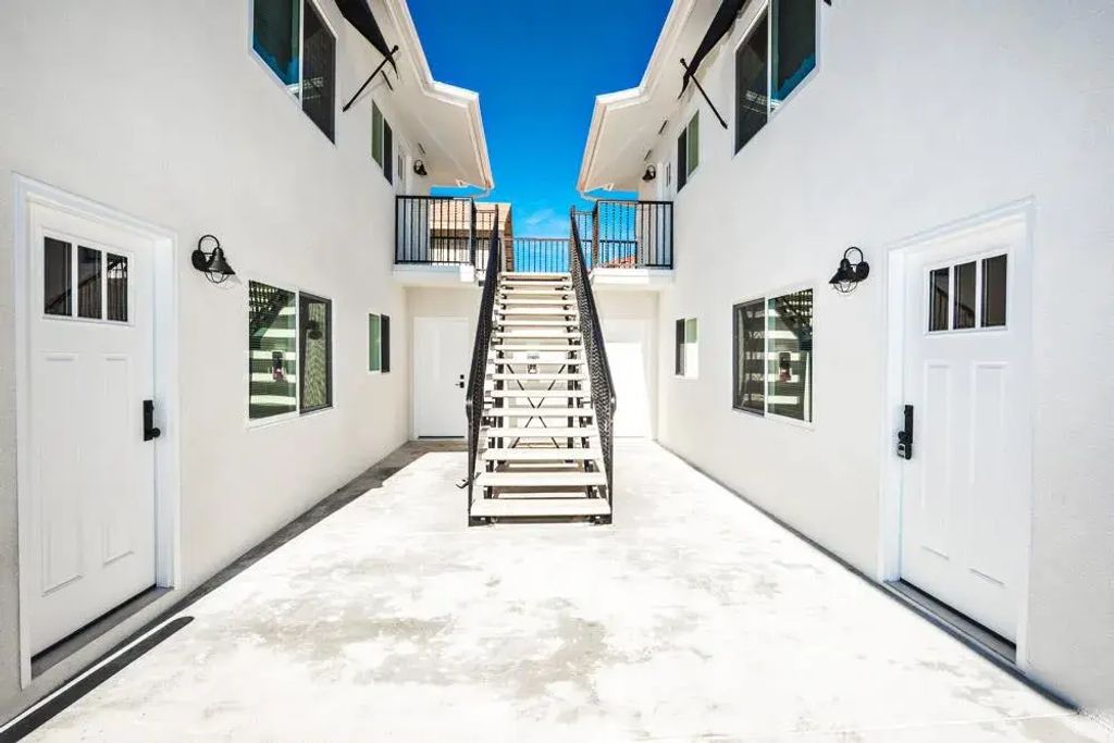 555 N Olive Street A, Orange