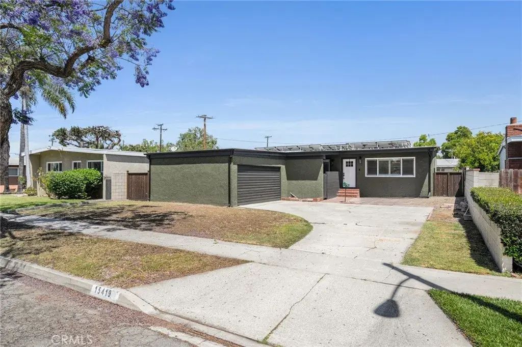 15419 Midcrest Drive, Whittier