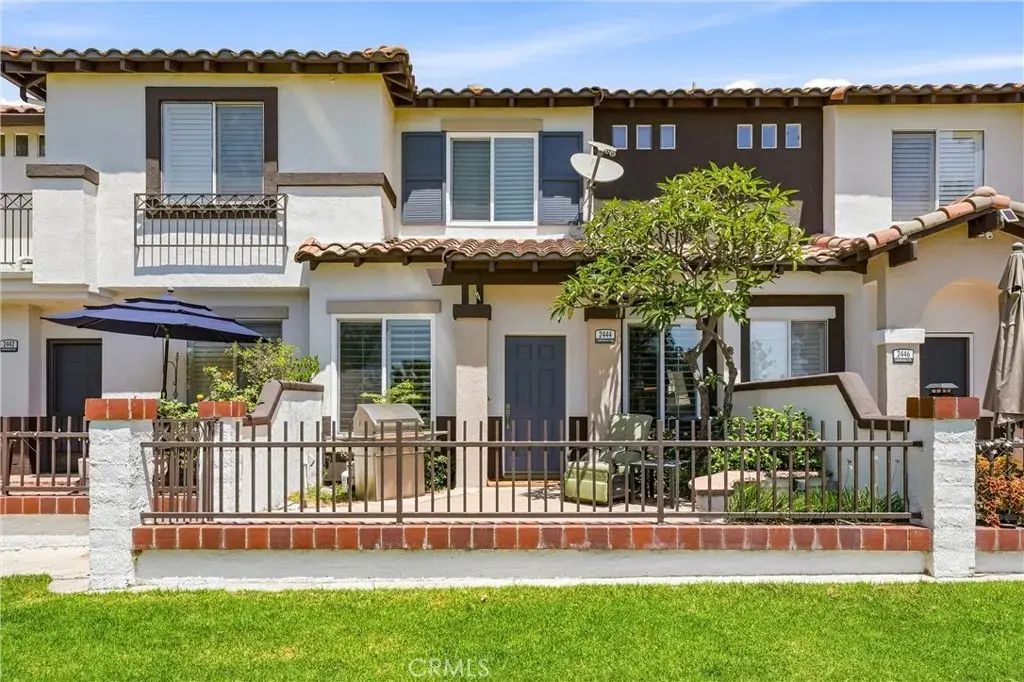 2444 Sunningdale, Tustin