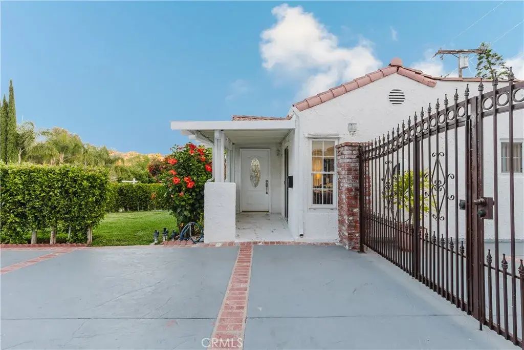 729 Glenmore Boulevard, Glendale