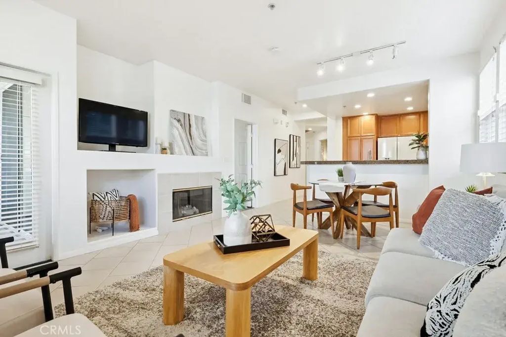 13075 Pacific Promenade Place 115, Playa Vista