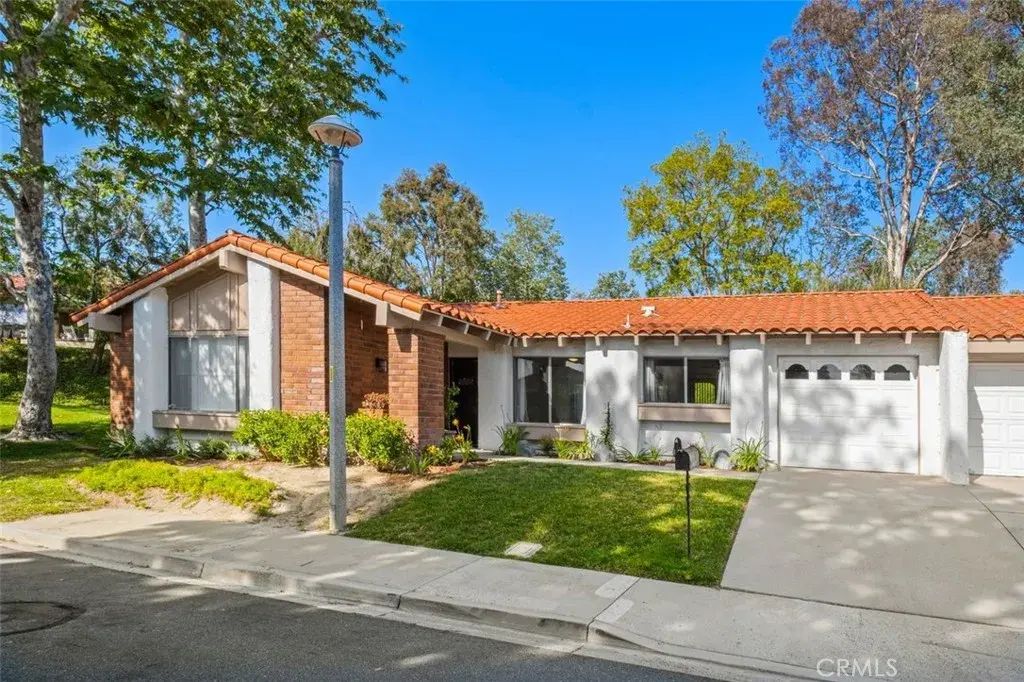 23892 Via Lugones, Mission Viejo