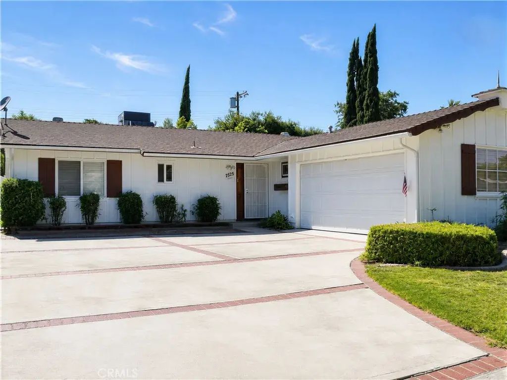 6165 Tony Avenue, Woodland Hills