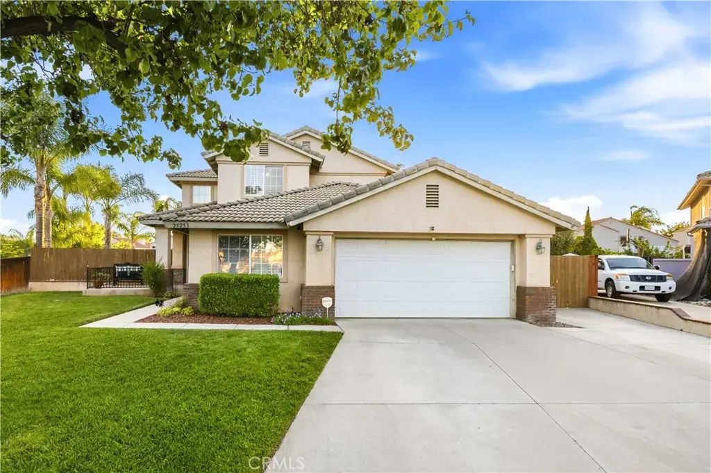 25253 Corte Mandarina, Murrieta