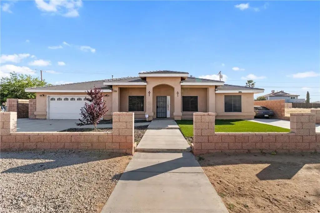 8780 Holly, California City