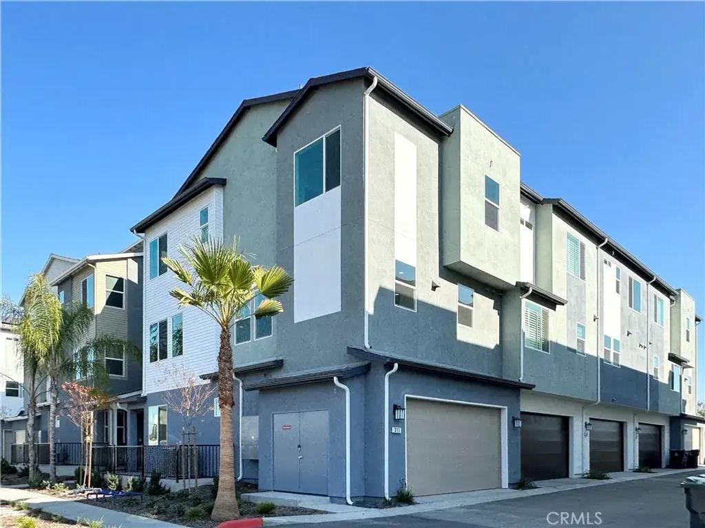 311 N Standard Avenue, Santa Ana
