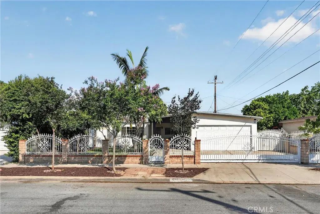 433 Sunkist, La Puente