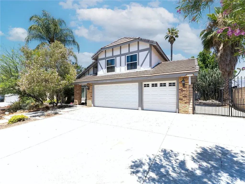 513 E Pioneer Avenue, Redlands