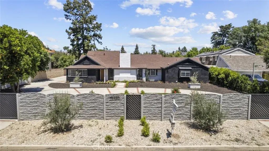 17441 Rayen Street, Sherwood Forest