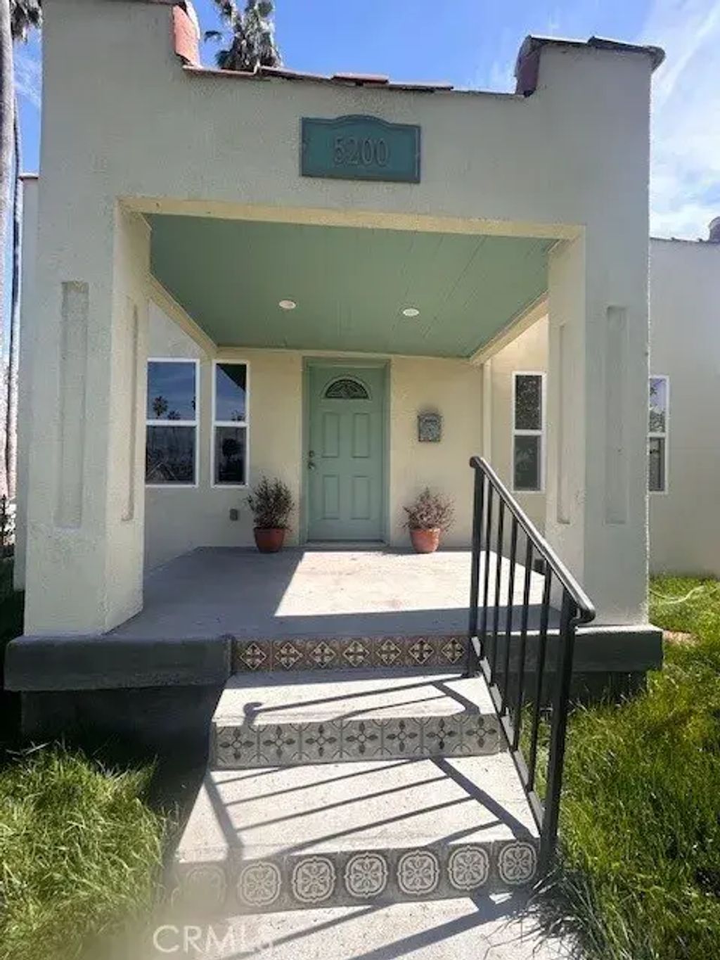 5200 S St. Andrews Place, Los Angeles