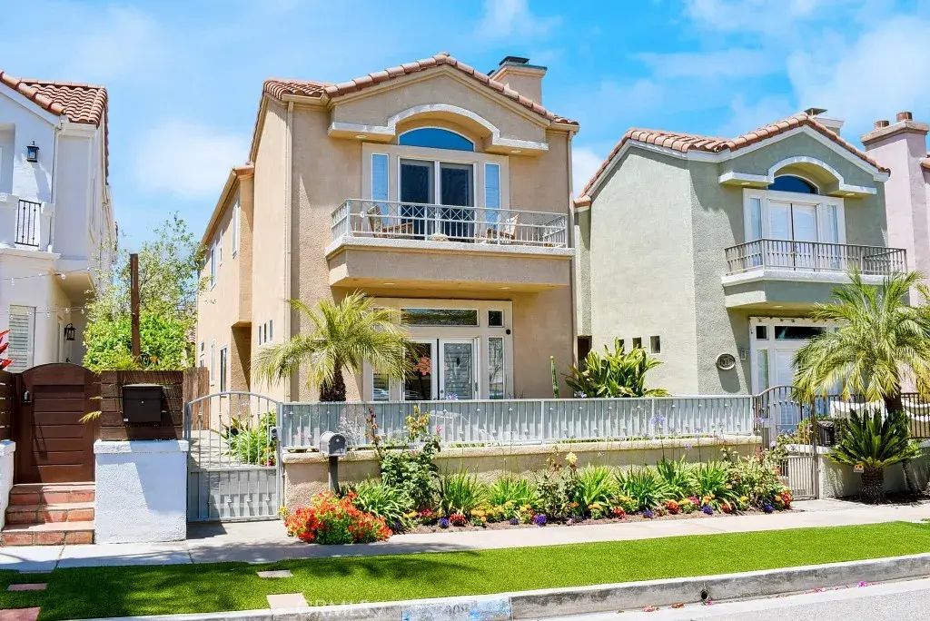 909 California Street, Huntington Beach