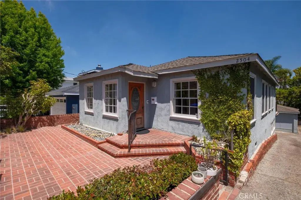 2504 Palm Avenue, Manhattan Beach
