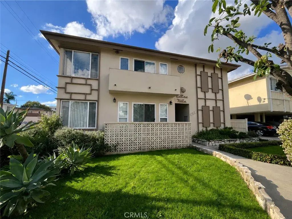 8665 S Chalmers Drive 4, Los Angeles