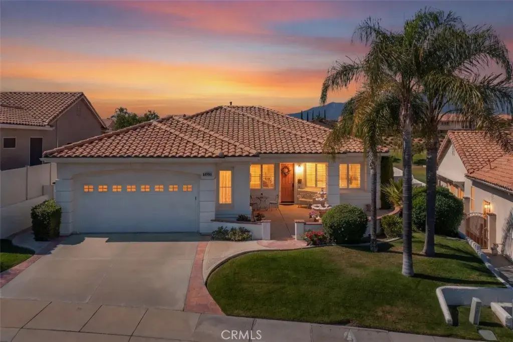 5082 Singing Hills, Banning