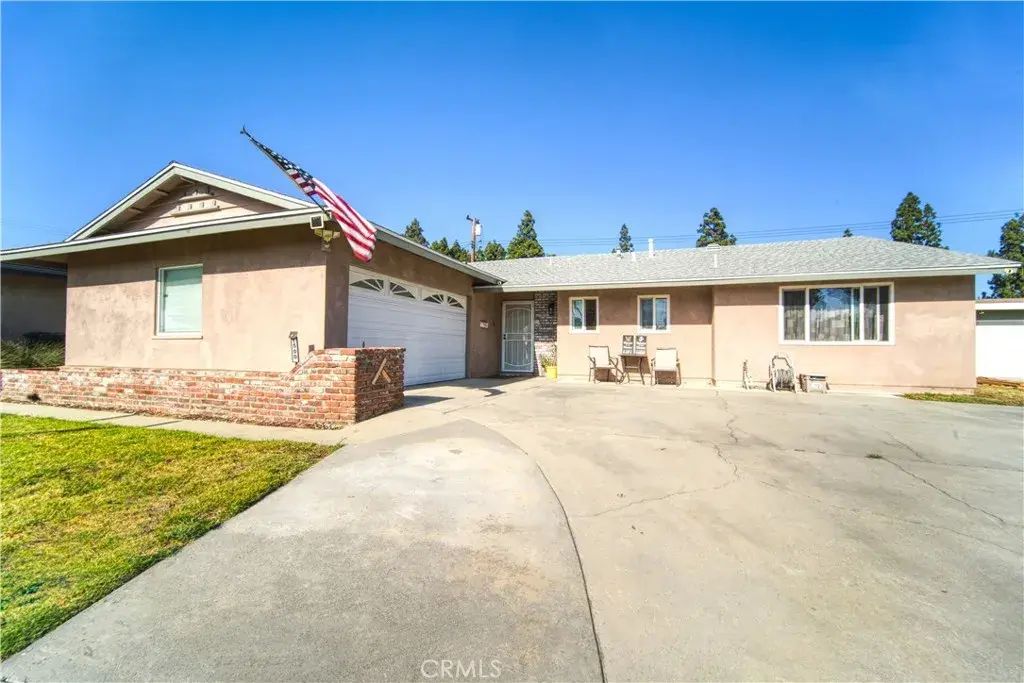 1500 S Lovering, Fullerton