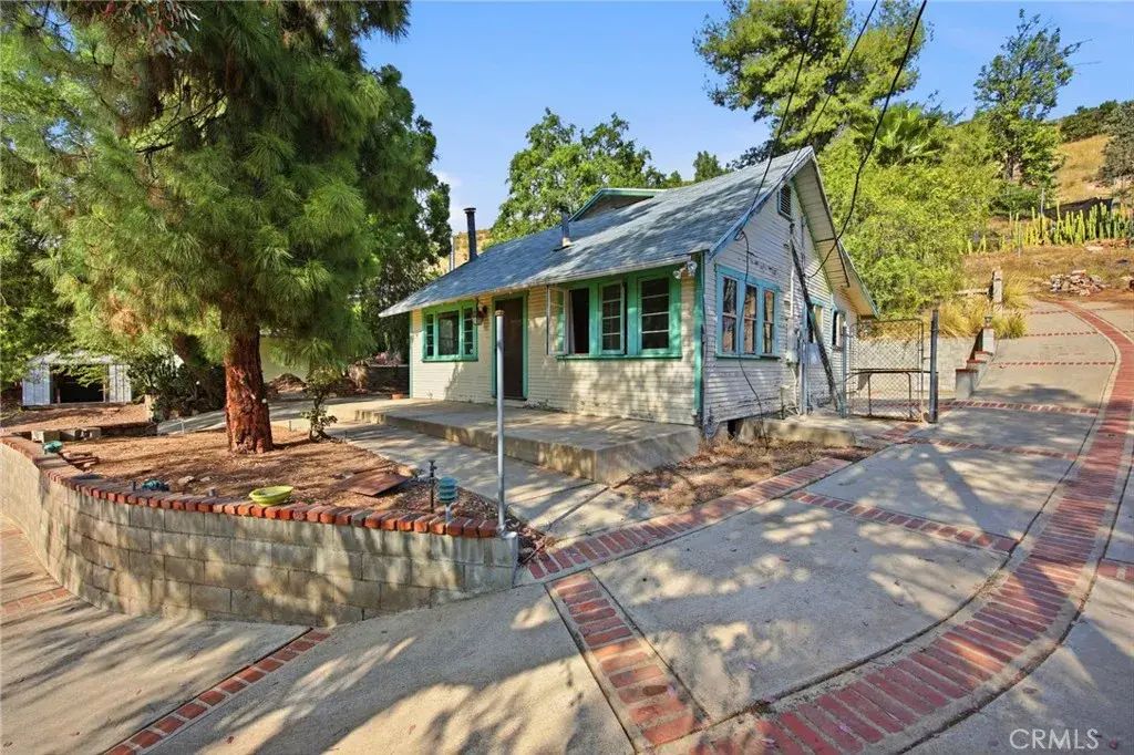 10064 Sunland Boulevard, Sunland