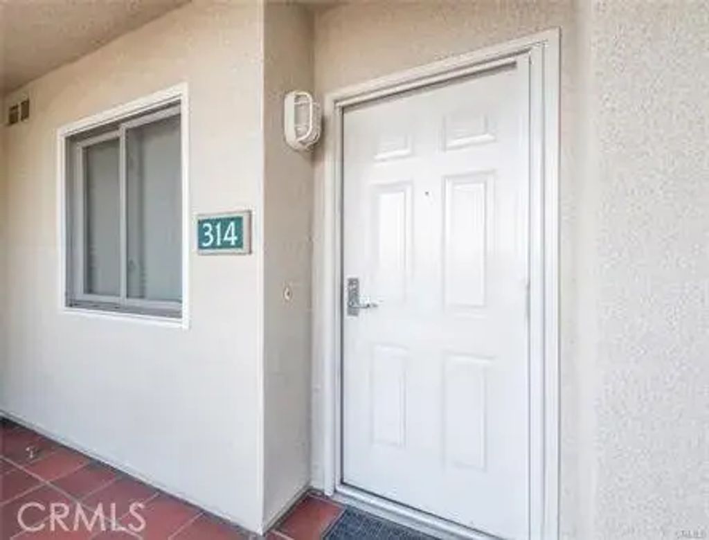 200 Pacific Coast Hwy, Huntington Beach