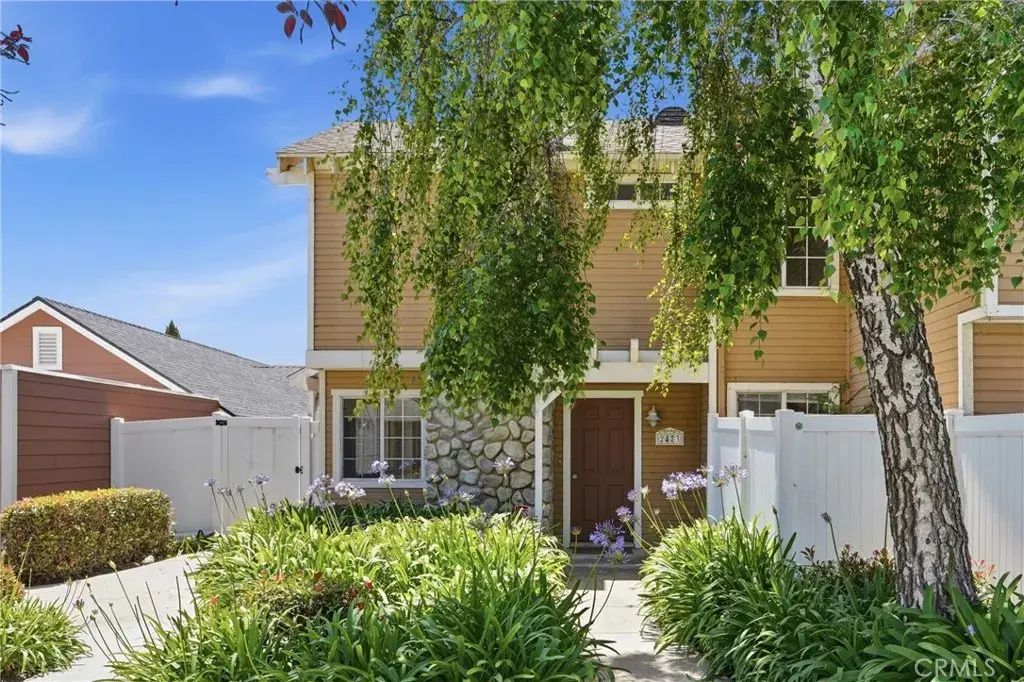2473 Village Green, Santa Maria