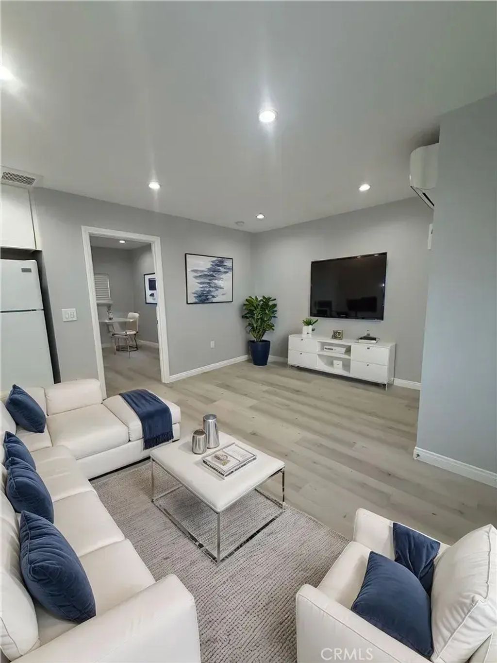 6504 Hesperia Avenue, Reseda