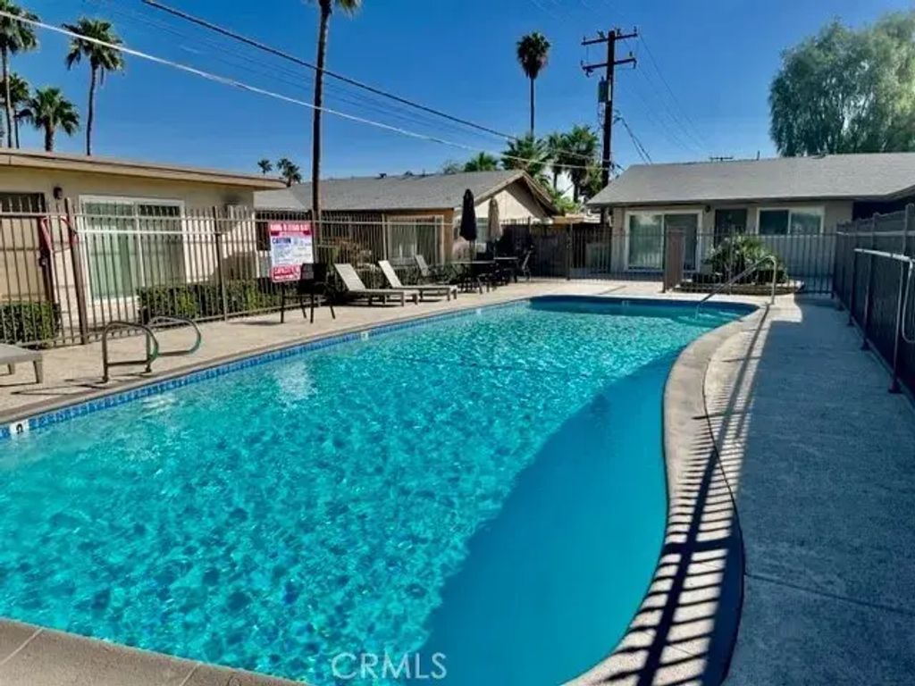 685 E Vista Chino 1, Palm Springs