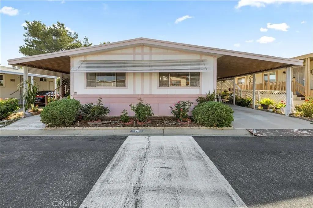 5700 W Wilson 76, Banning
