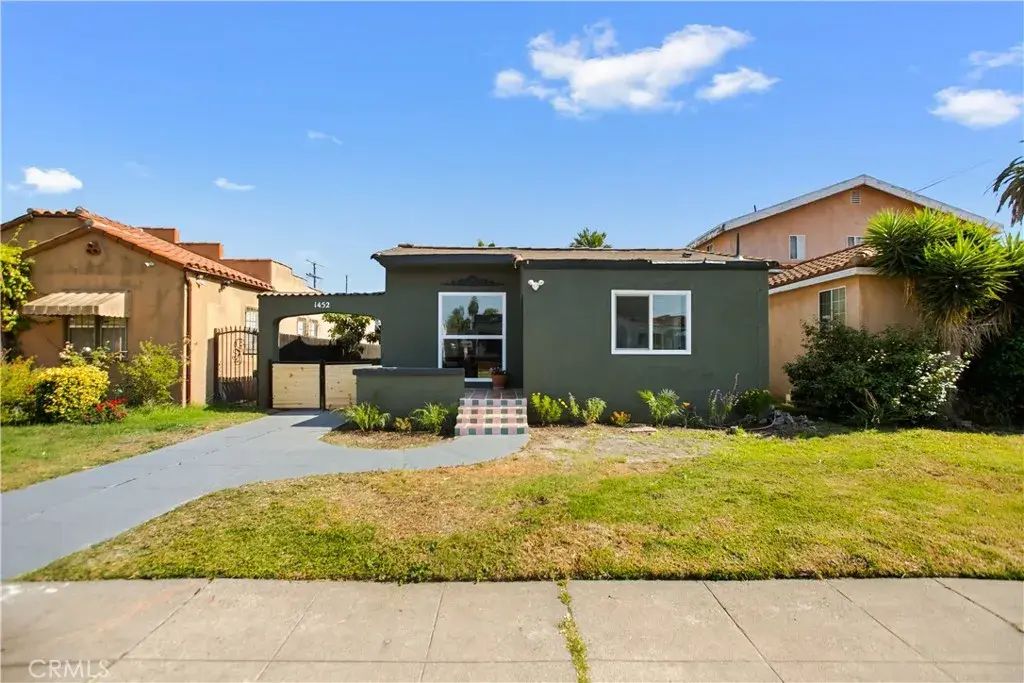 1452 W 61st, Los Angeles