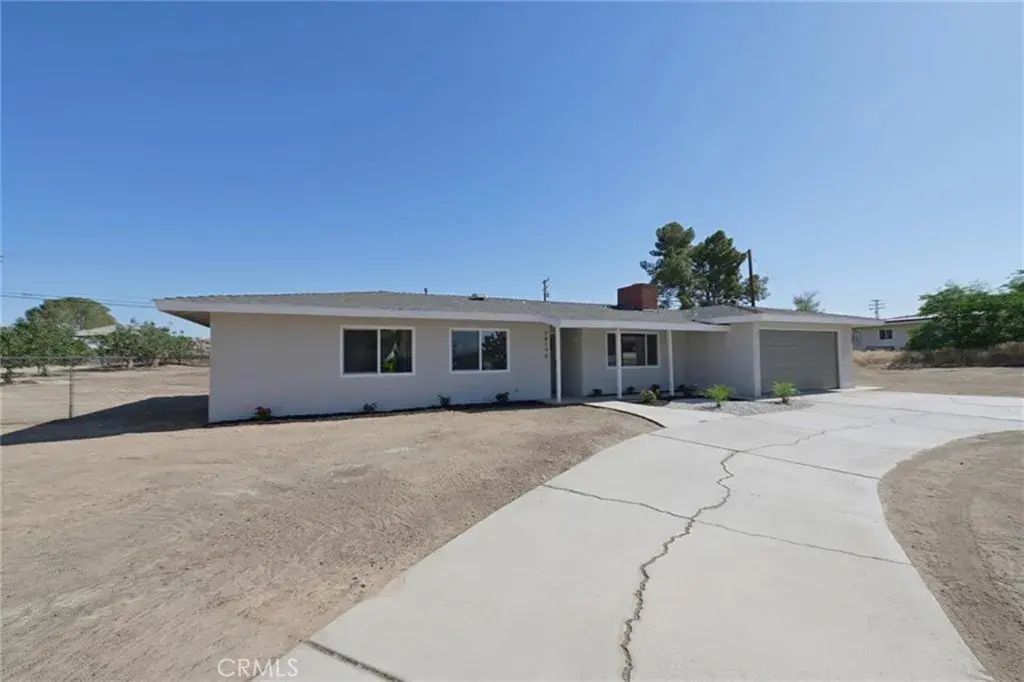 18190 Hiawatha Road, Apple Valley